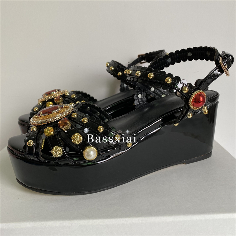 Sandalias modernas con decorac - Leatherwork Rivets reseña y precio